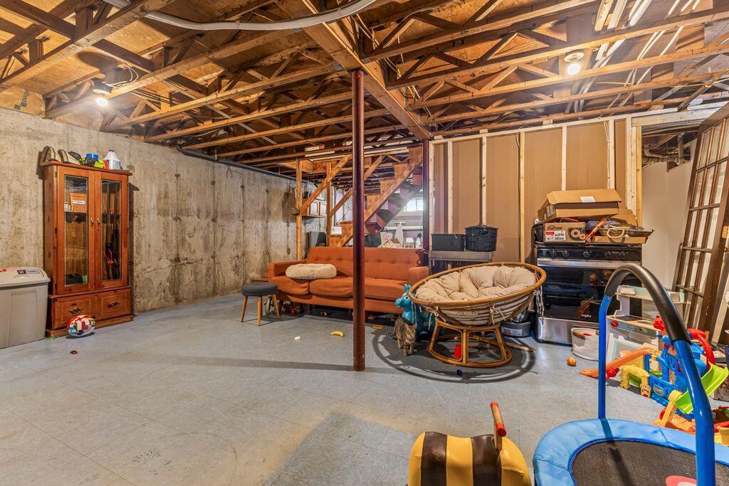 69 Switzerland Road Lewiston ME 04240