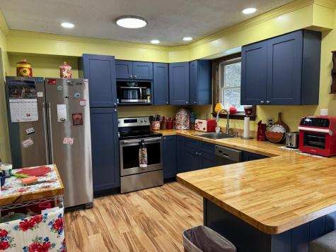 40 Fords Lane Mapleton ME 04757