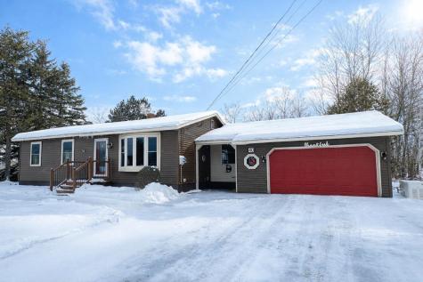 40 Fords Lane Mapleton ME 04757