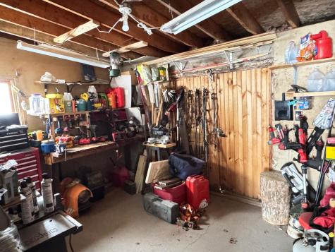 40 Fords Lane Mapleton ME 04757