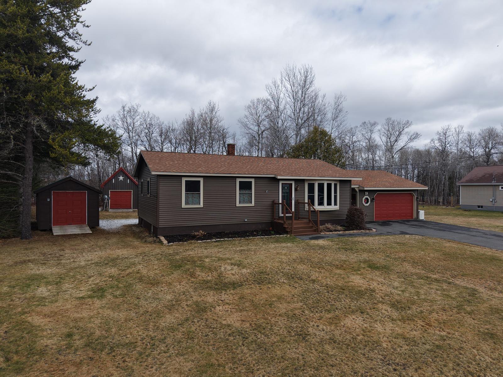 40 Fords Lane Mapleton ME 04757