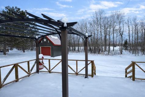 40 Fords Lane Mapleton ME 04757