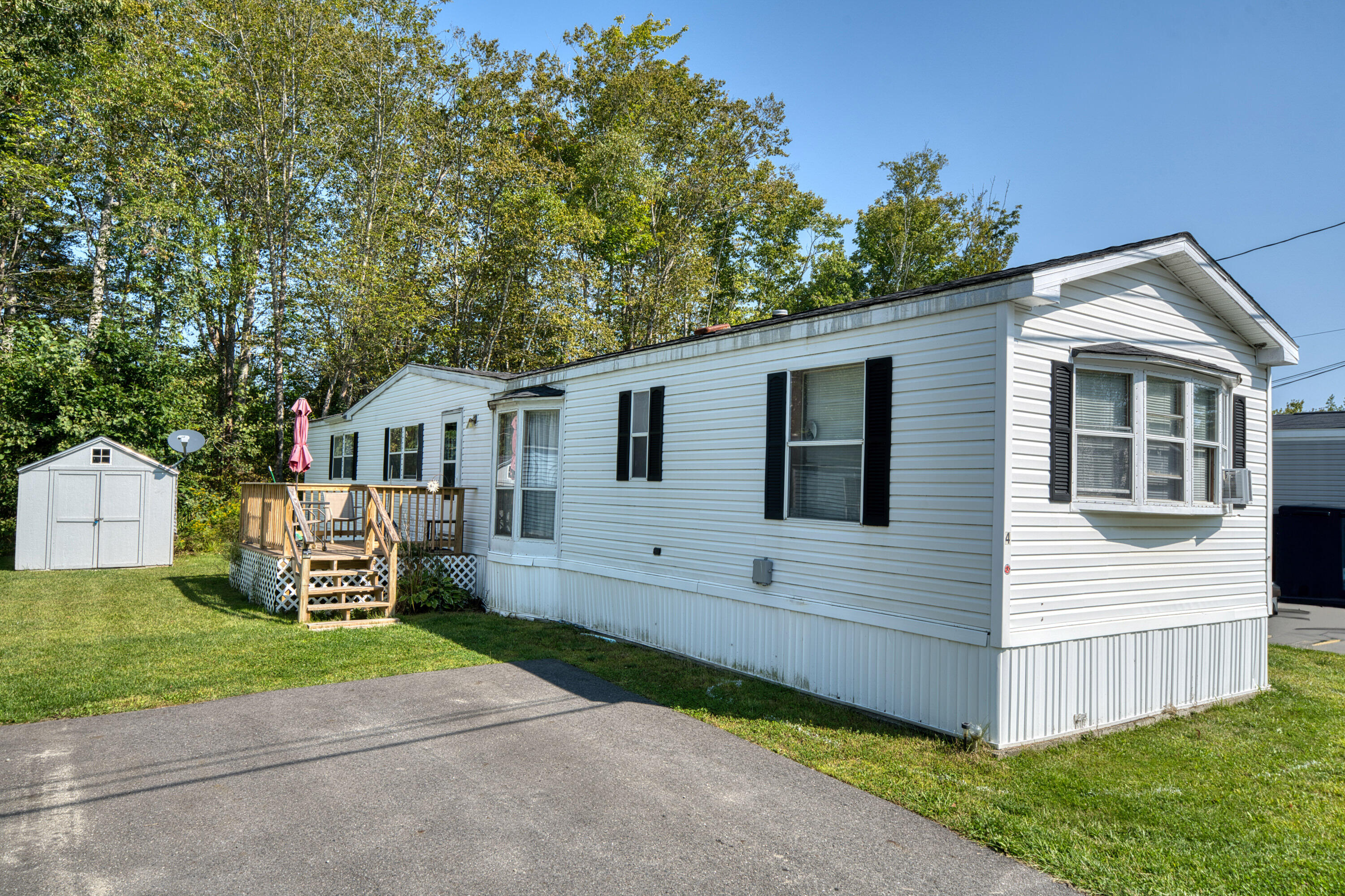 4 Rw Macleod Lane Belfast ME 04915