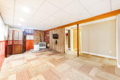 11 Ann Street Lewiston ME 04240