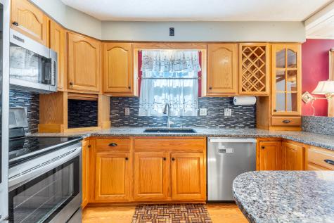 11 Ann Street Lewiston ME 04240