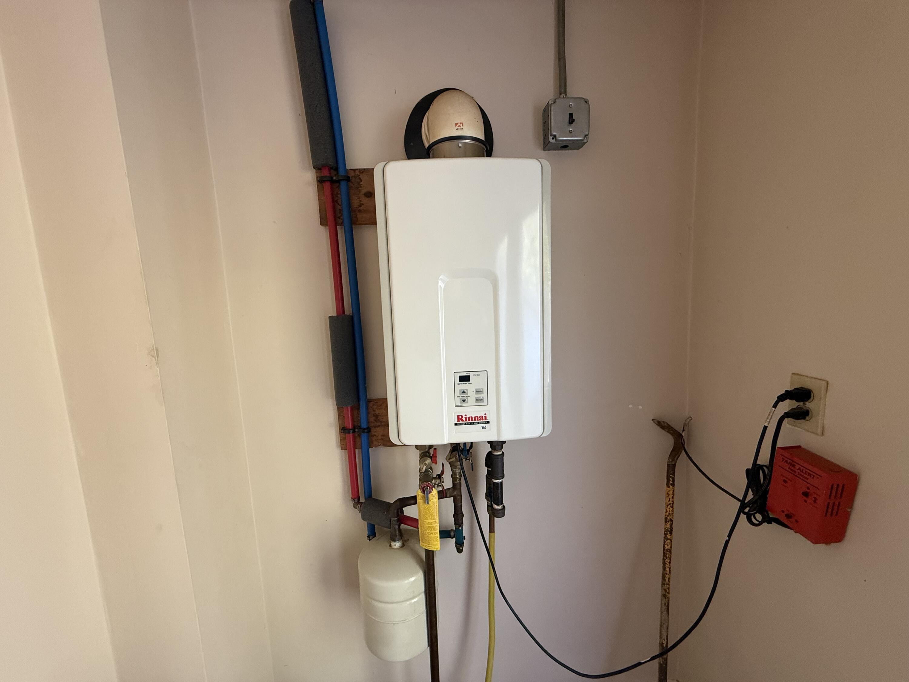 238 Main Rd, So Road S Hampden ME 04444