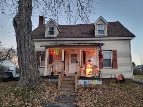 16 Downes Street Calais ME 04619