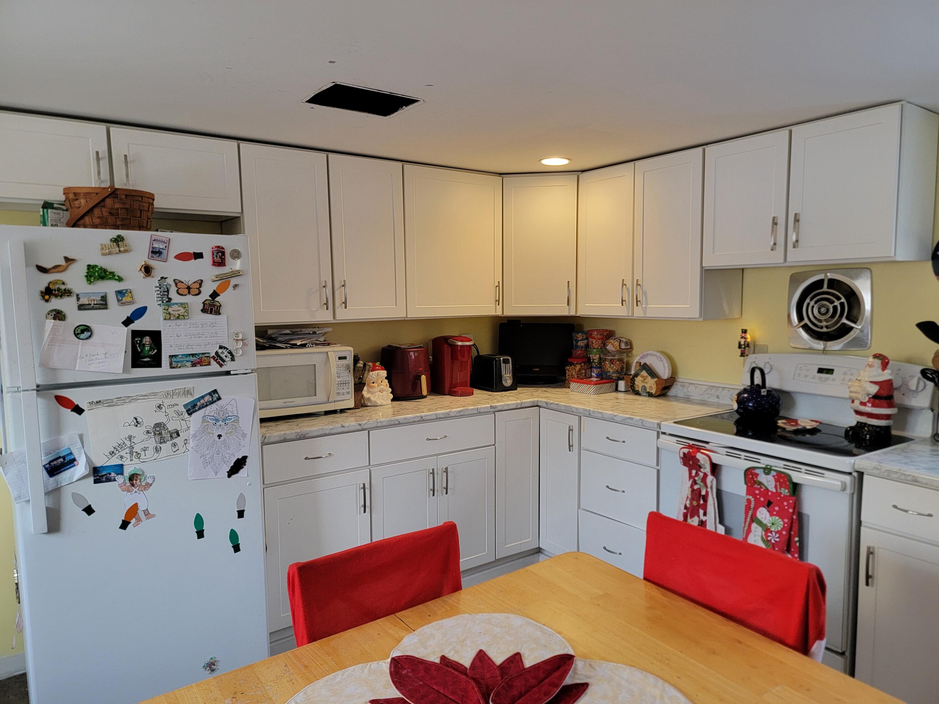 16 Downes Street Calais ME 04619