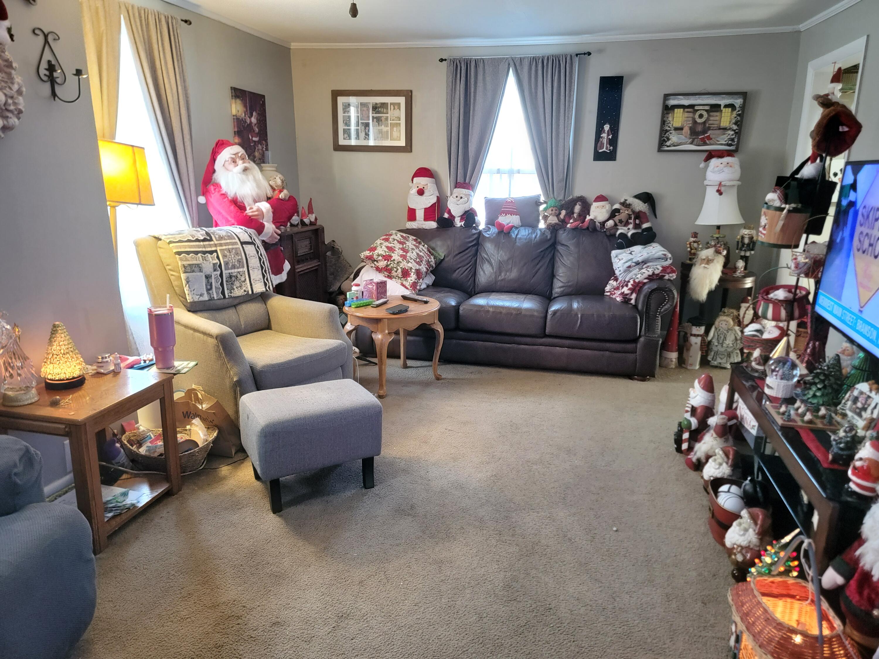 16 Downes Street Calais ME 04619