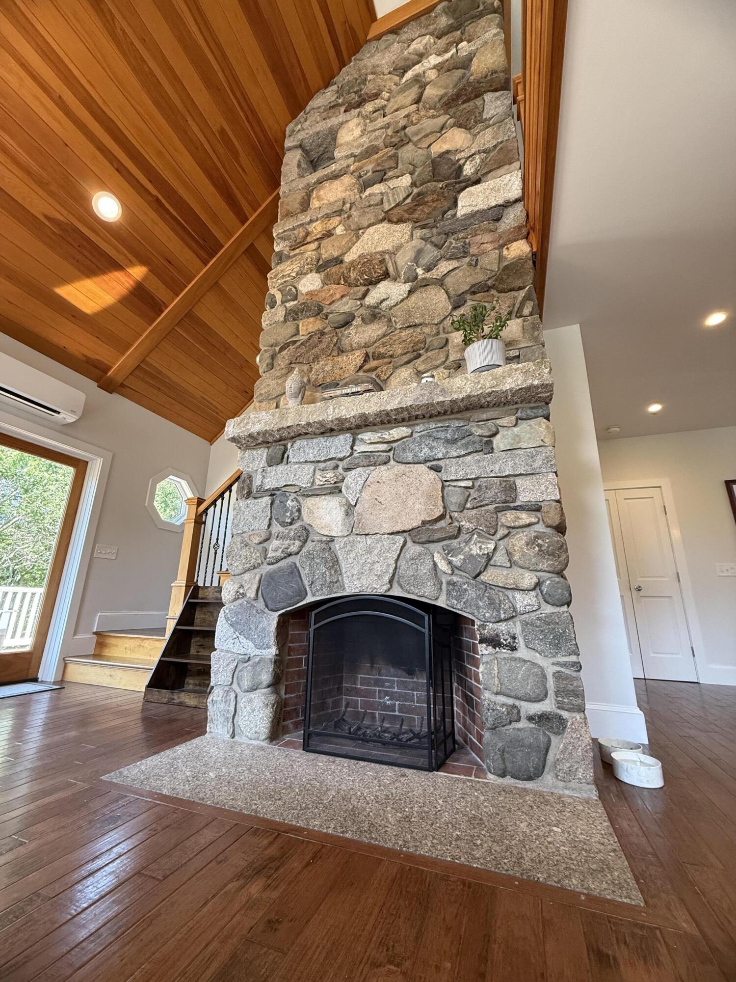 634 Pleasant Street Blue Hill ME 04614