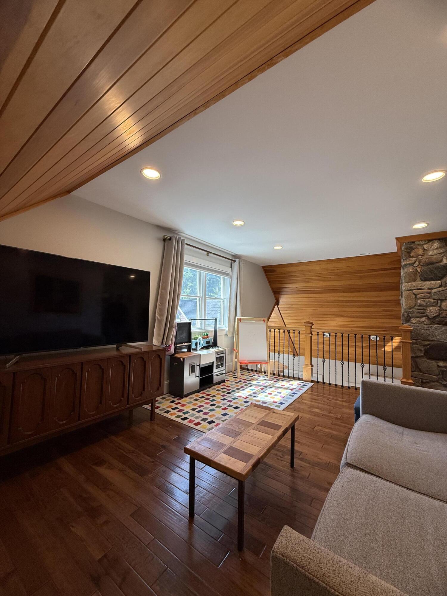 634 Pleasant Street Blue Hill ME 04614