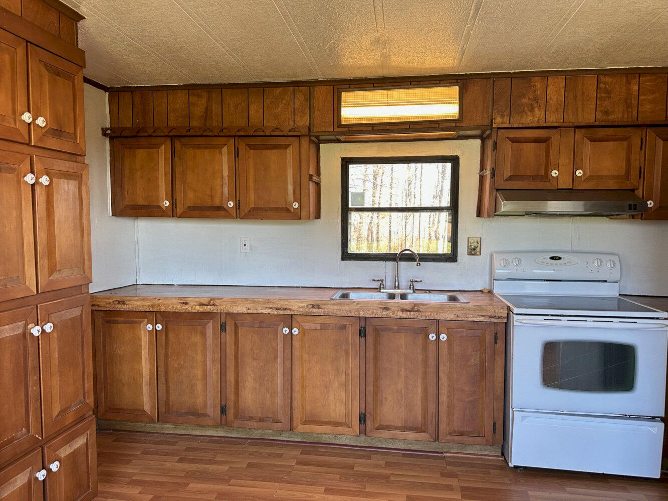 734 Main Street Clinton ME 04927