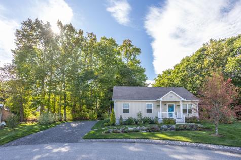 10 Glenfield Circle Camden ME 04843