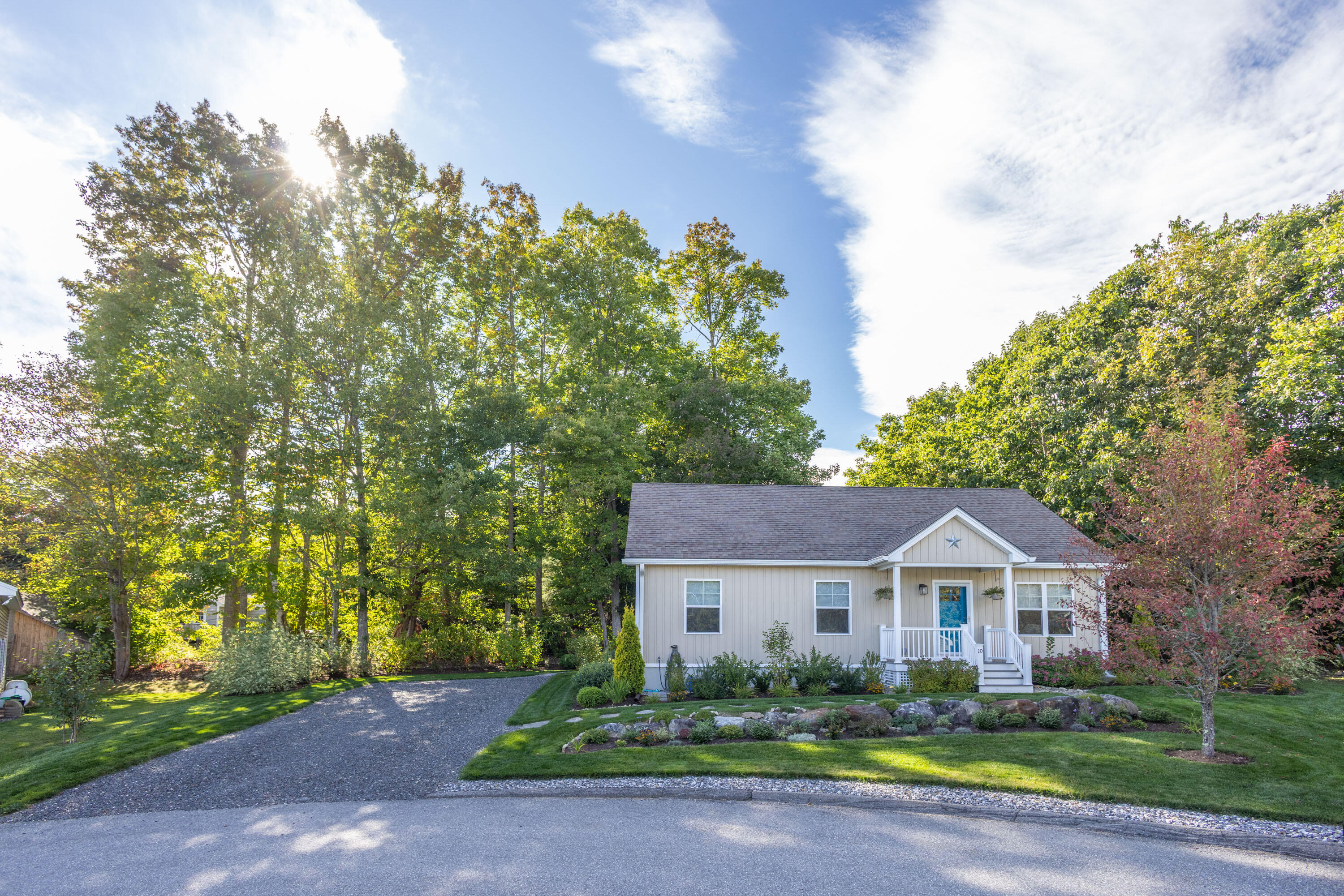10 Glenfield Circle Camden ME 04843