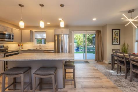 10 Glenfield Circle Camden ME 04843