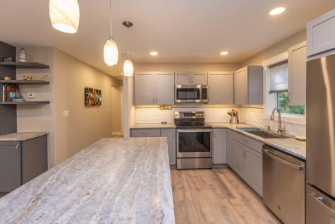 10 Glenfield Circle Camden ME 04843