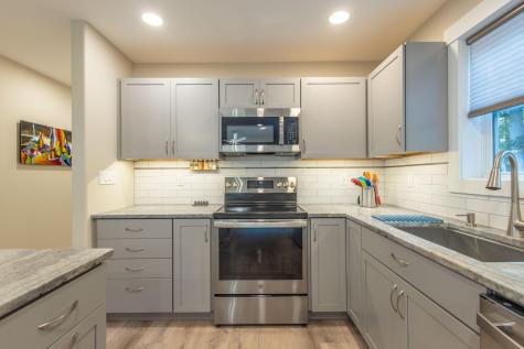 10 Glenfield Circle Camden ME 04843