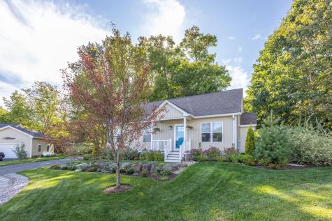 10 Glenfield Circle Camden ME 04843