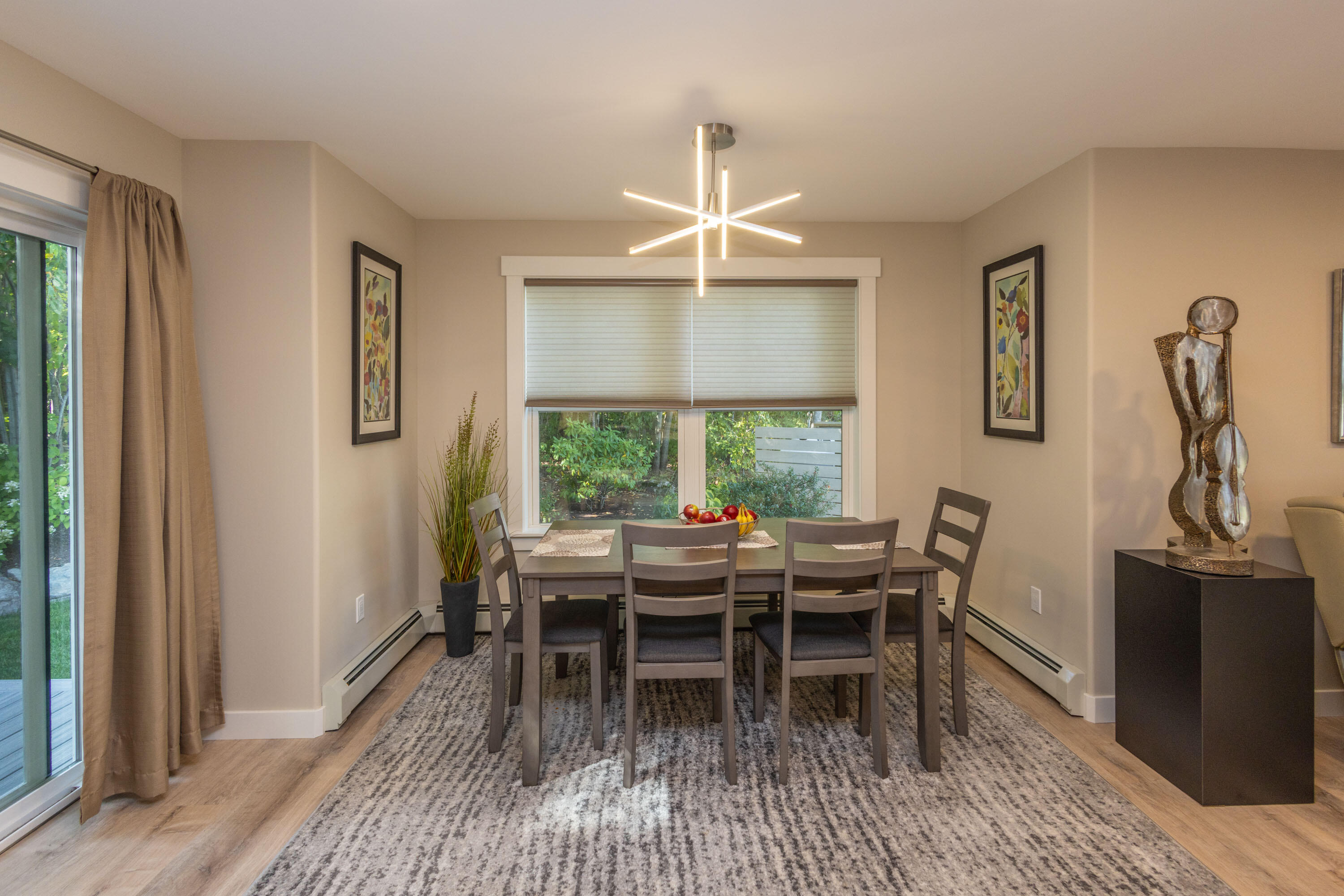 10 Glenfield Circle Camden ME 04843