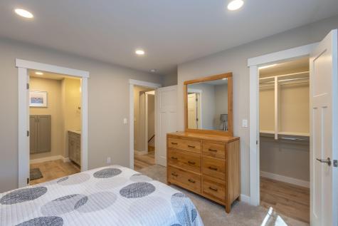 10 Glenfield Circle Camden ME 04843