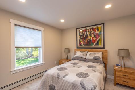 10 Glenfield Circle Camden ME 04843