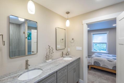 10 Glenfield Circle Camden ME 04843