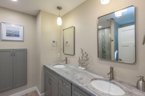 10 Glenfield Circle Camden ME 04843