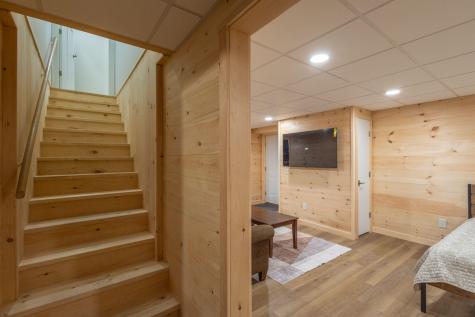 10 Glenfield Circle Camden ME 04843