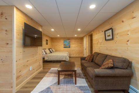 10 Glenfield Circle Camden ME 04843