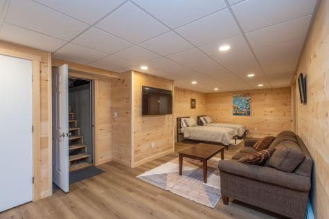 10 Glenfield Circle Camden ME 04843