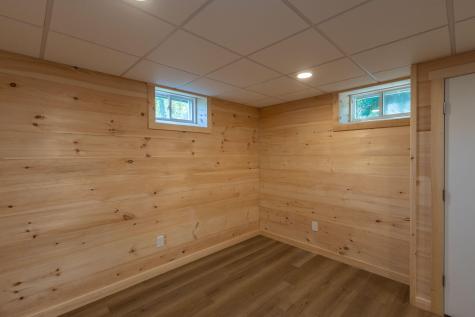 10 Glenfield Circle Camden ME 04843