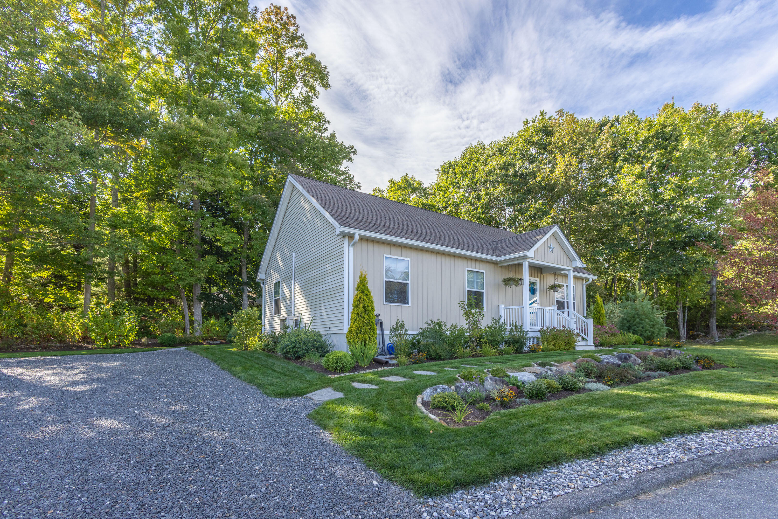 10 Glenfield Circle Camden ME 04843