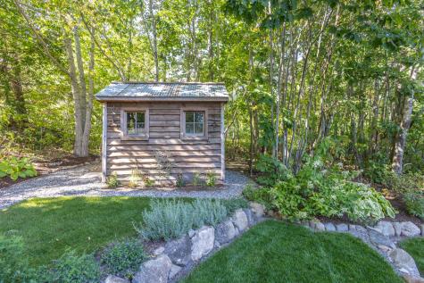 10 Glenfield Circle Camden ME 04843