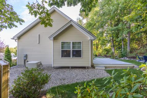 10 Glenfield Circle Camden ME 04843