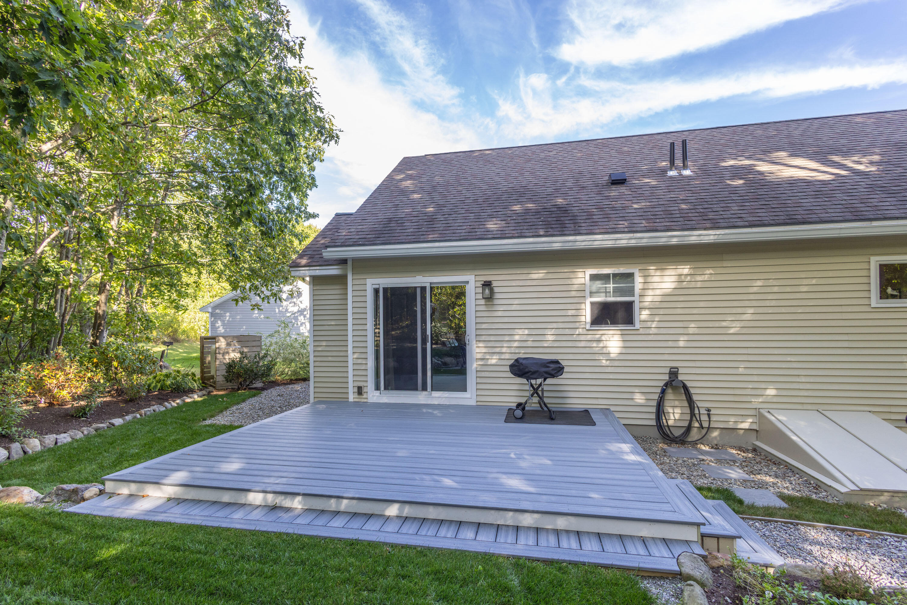 10 Glenfield Circle Camden ME 04843