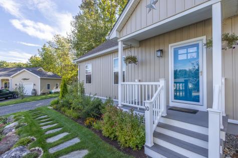 10 Glenfield Circle Camden ME 04843