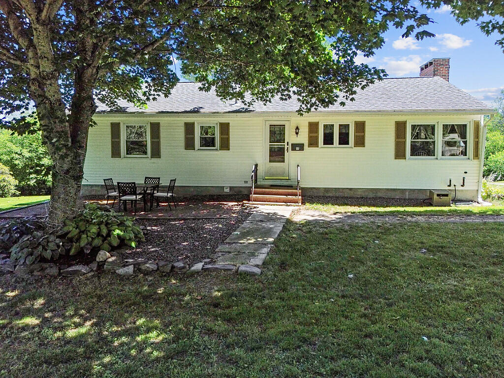 27 Park Street Farmingdale ME 04344