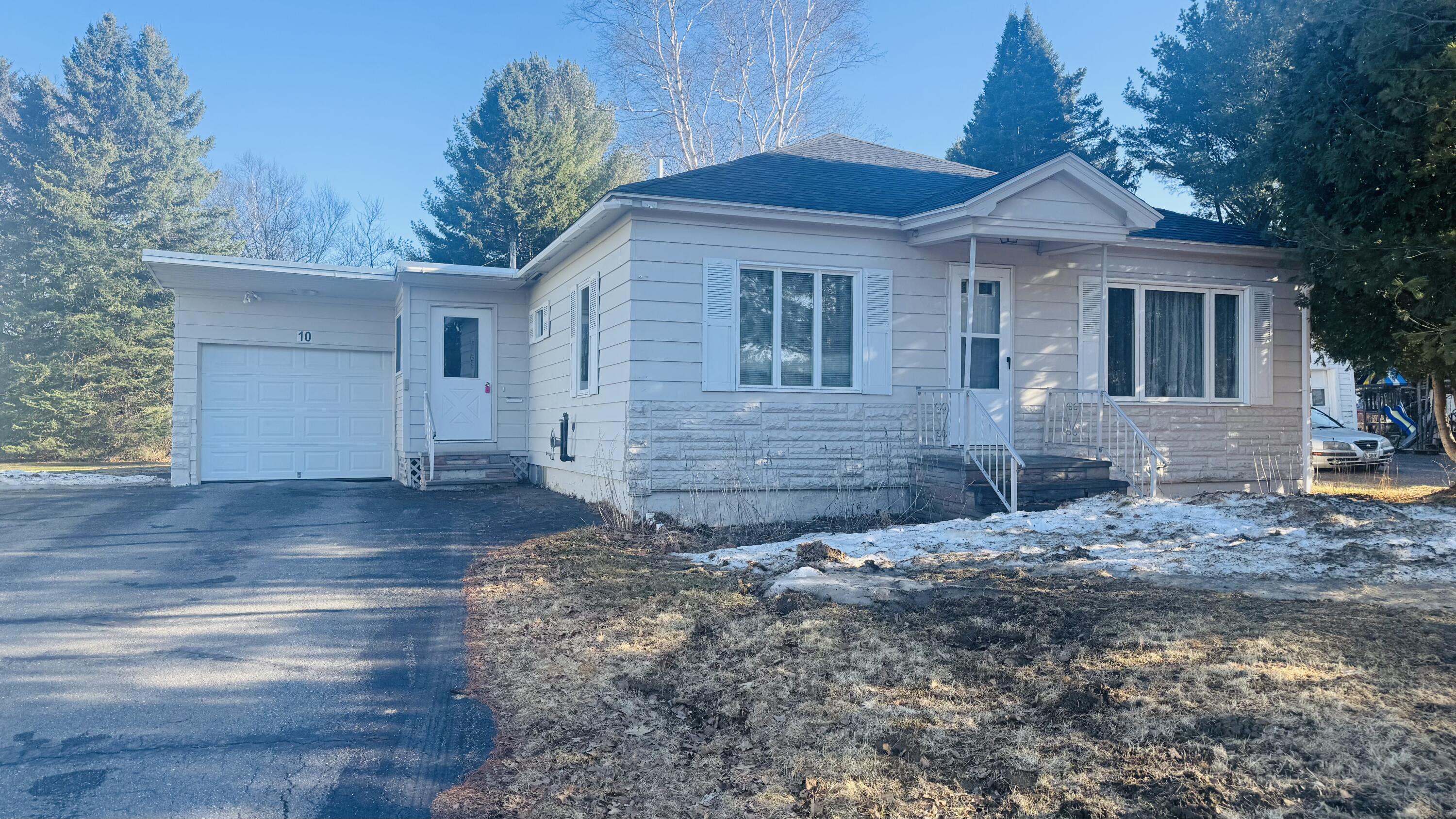 10 Dorilda Circle Caribou ME 04736