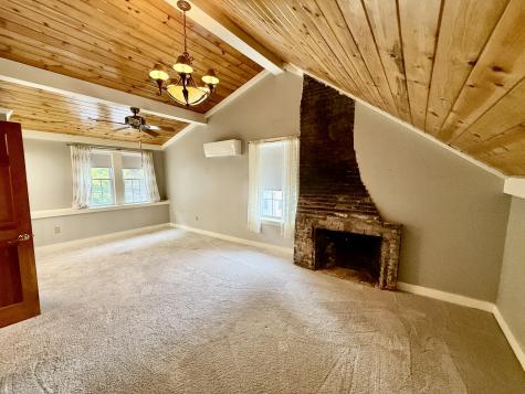 25 Summer Street Gardiner ME 04345