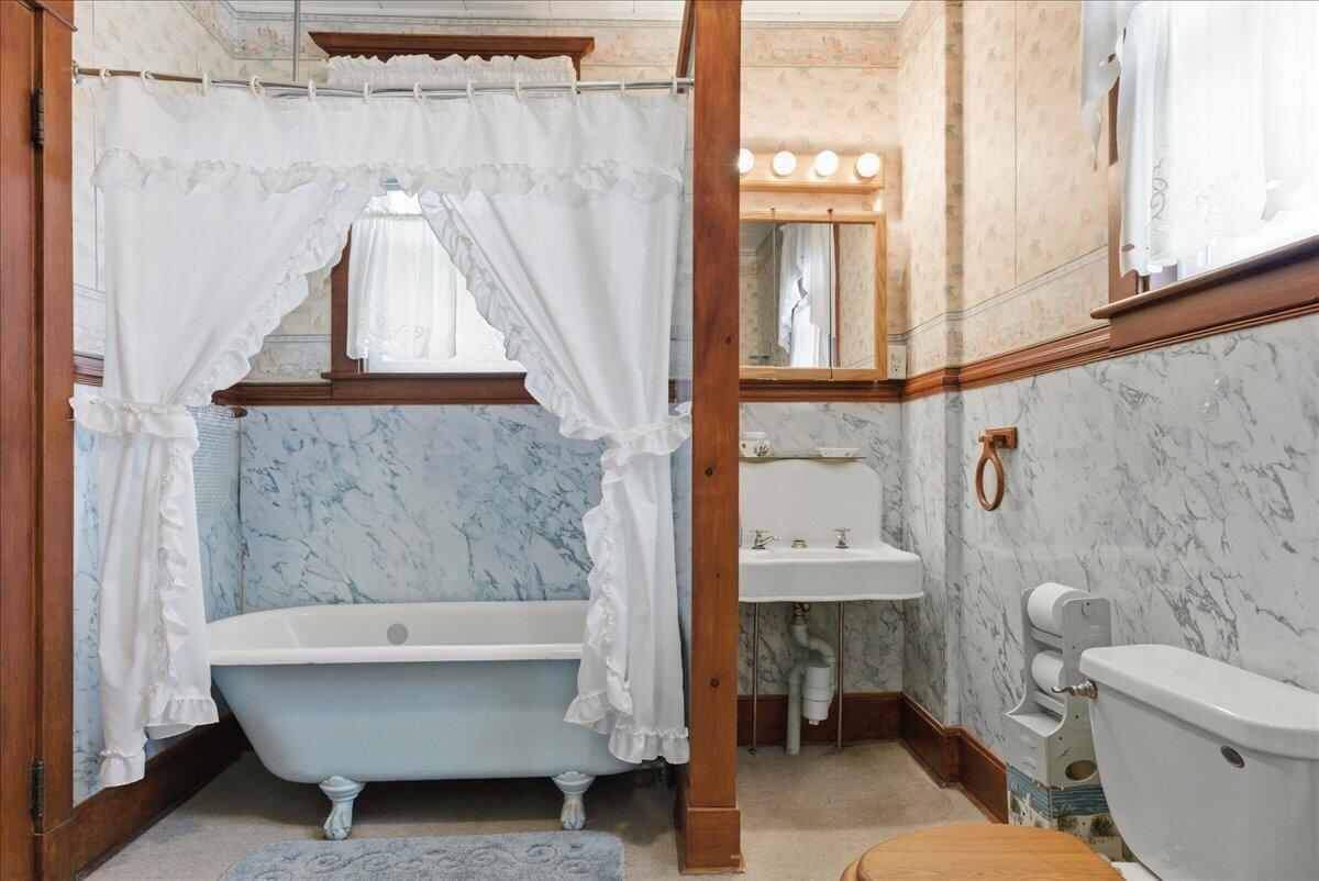 14 Taylor Street Auburn ME 04210