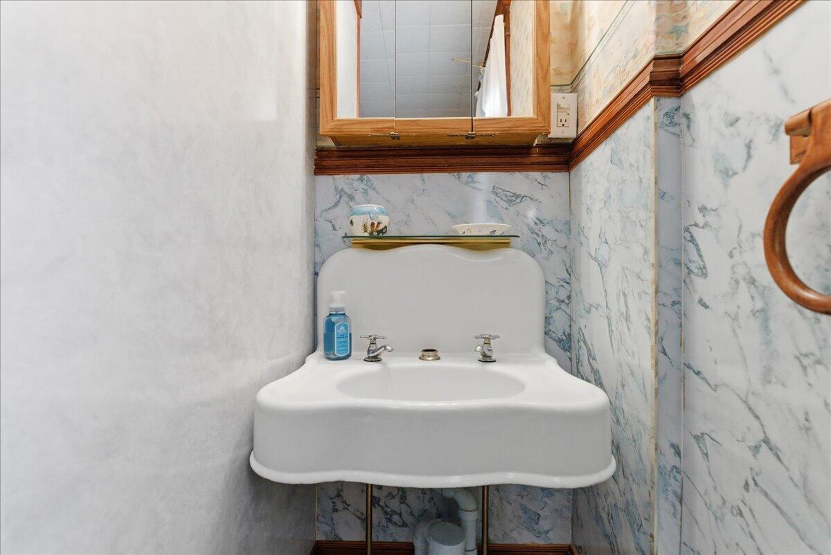 14 Taylor Street Auburn ME 04210