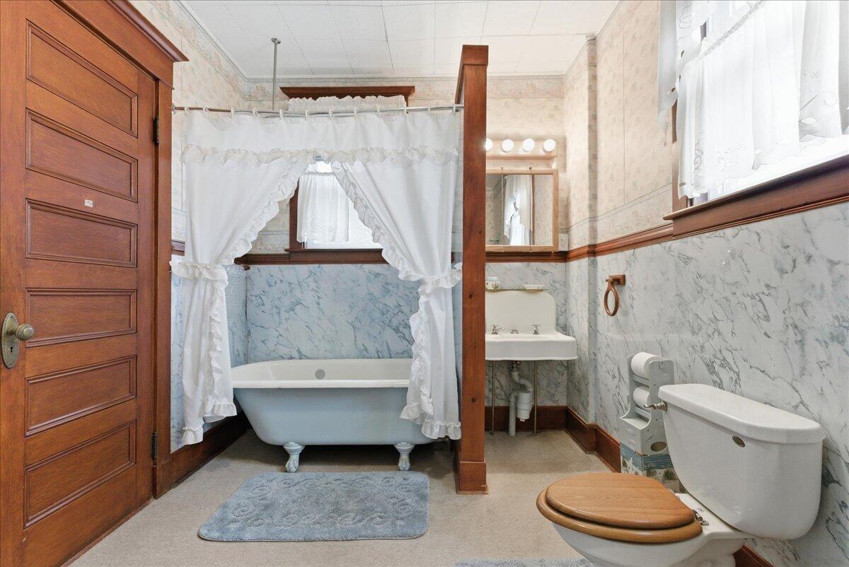 14 Taylor Street Auburn ME 04210