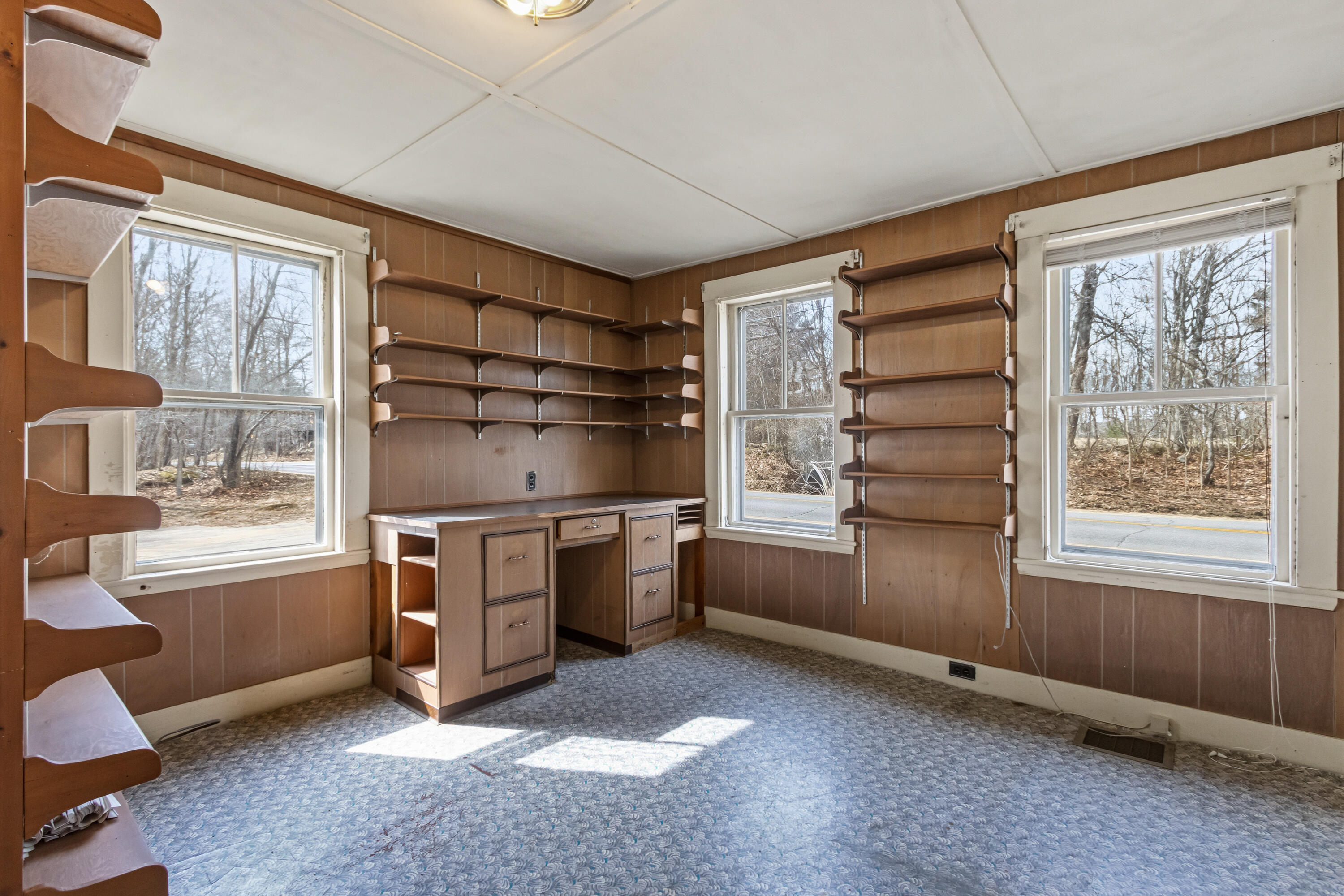 982 King Street Oxford ME 04270
