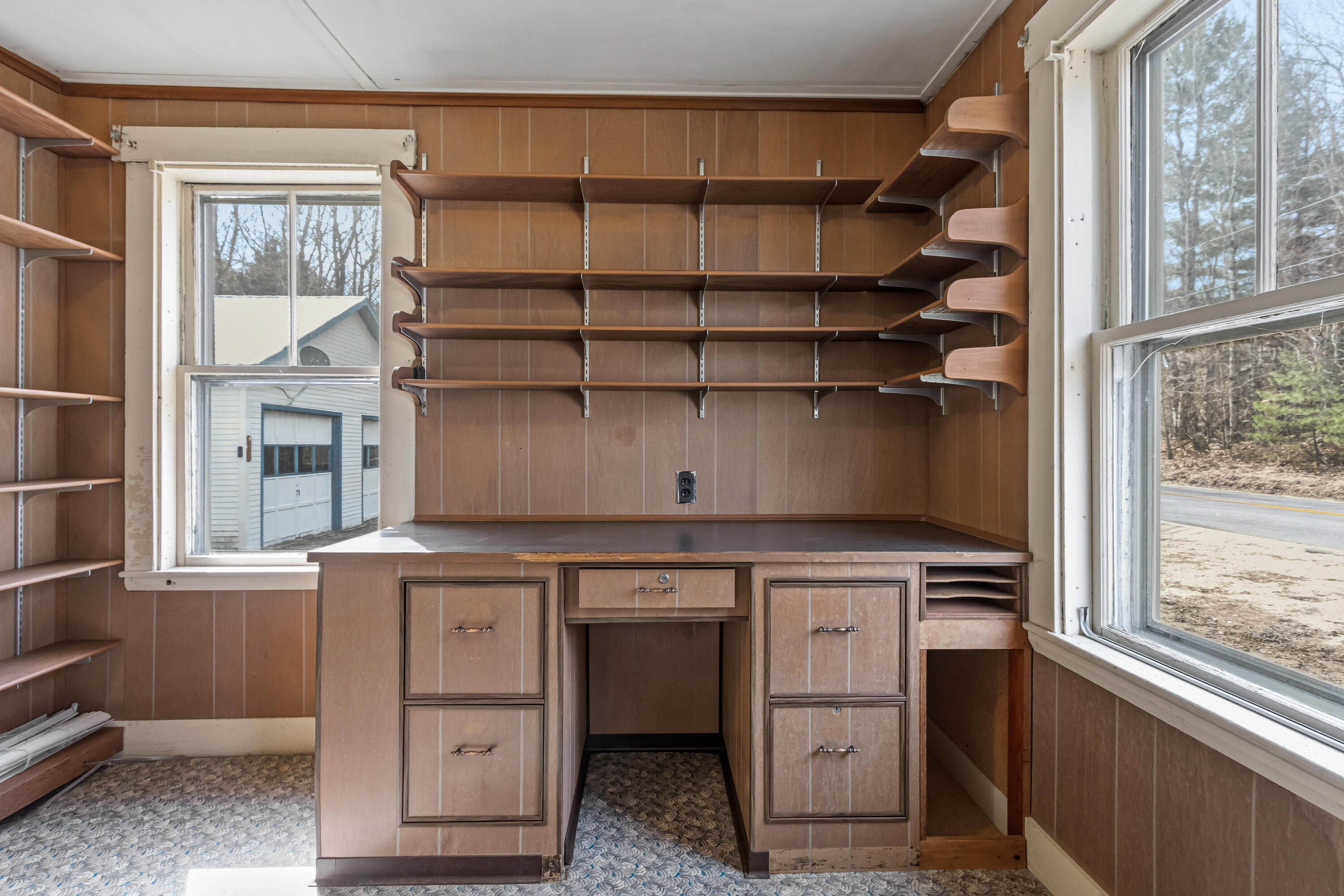 982 King Street Oxford ME 04270