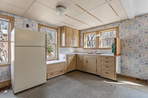 982 King Street Oxford ME 04270