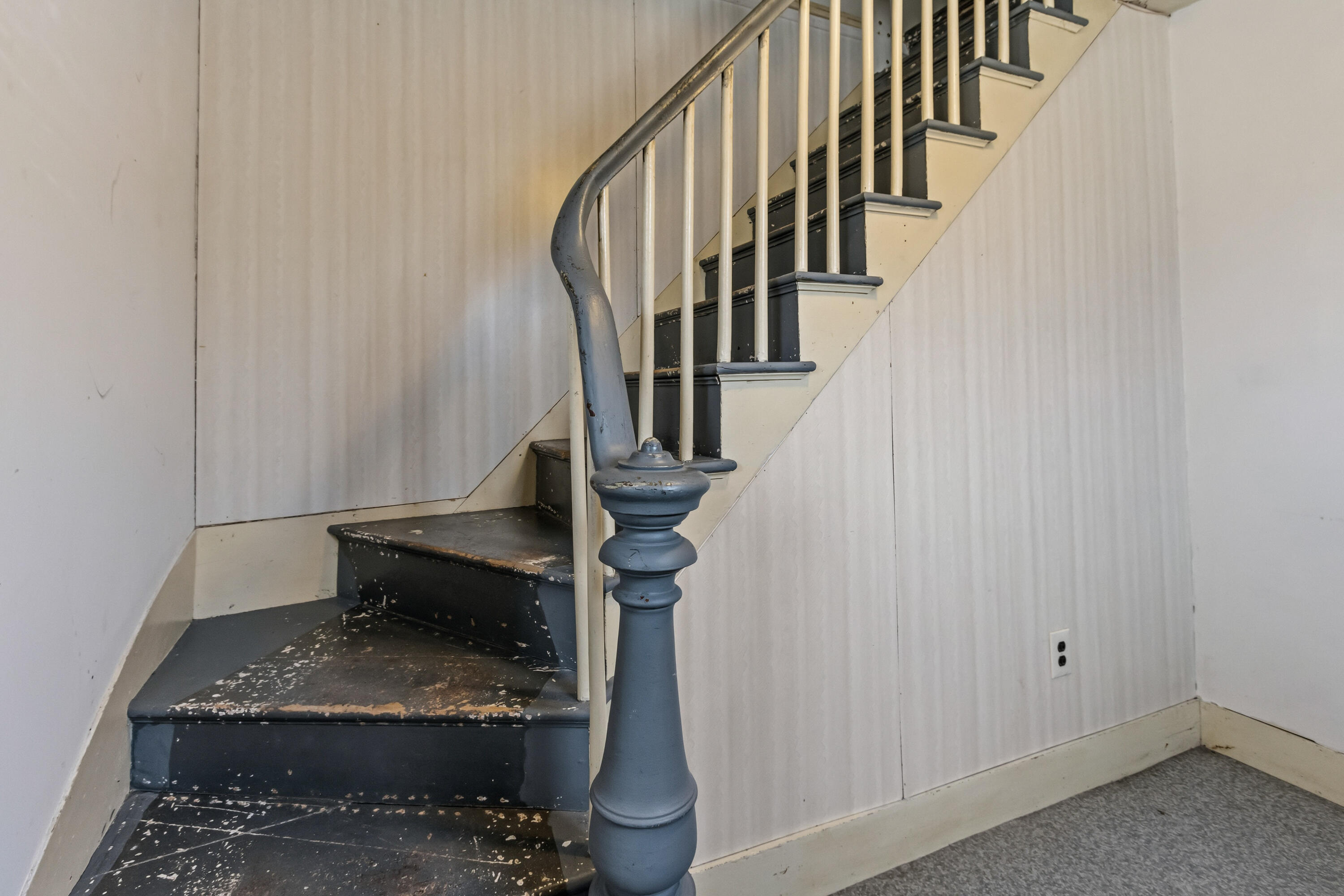 982 King Street Oxford ME 04270