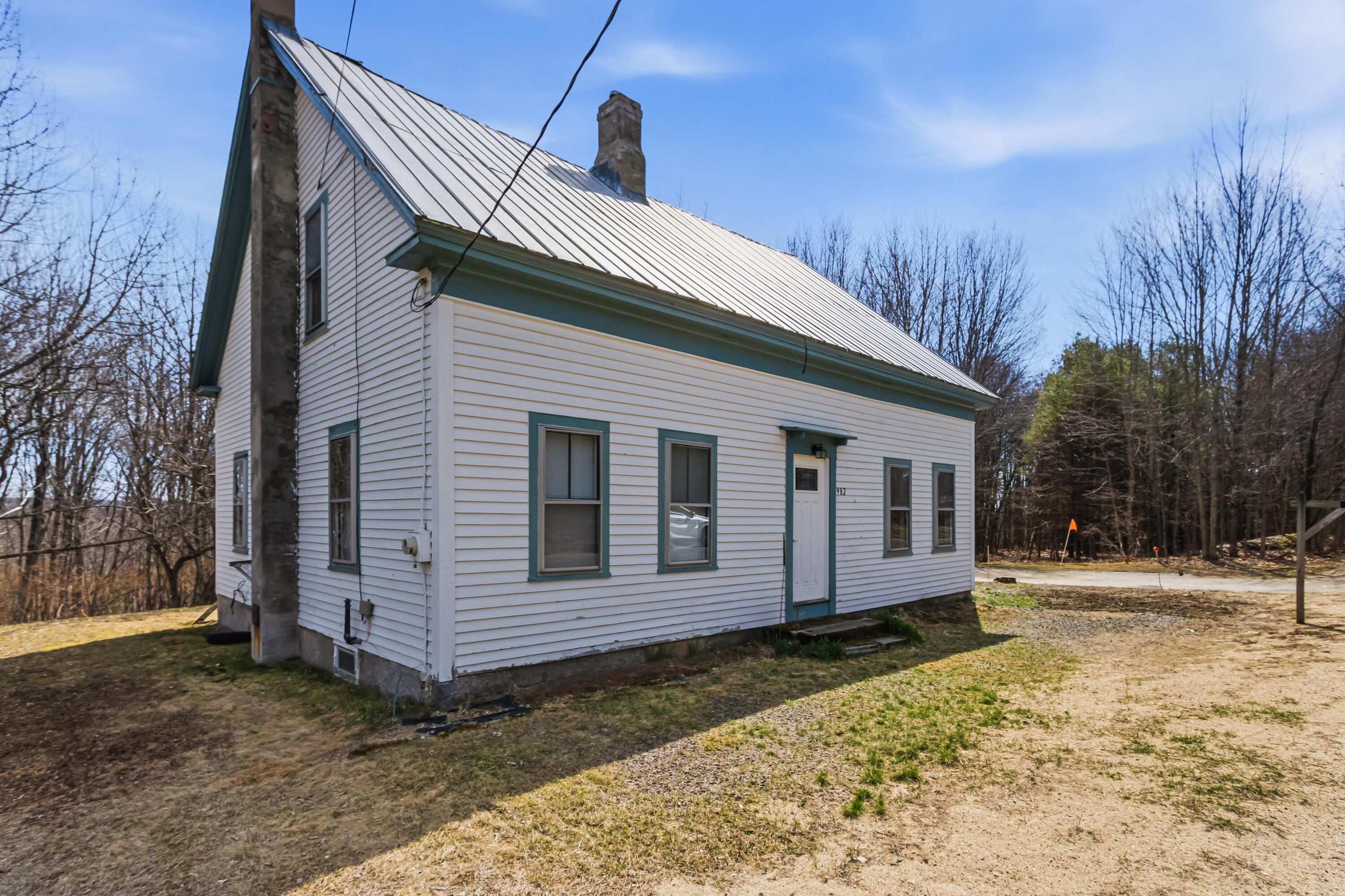 982 King Street Oxford ME 04270