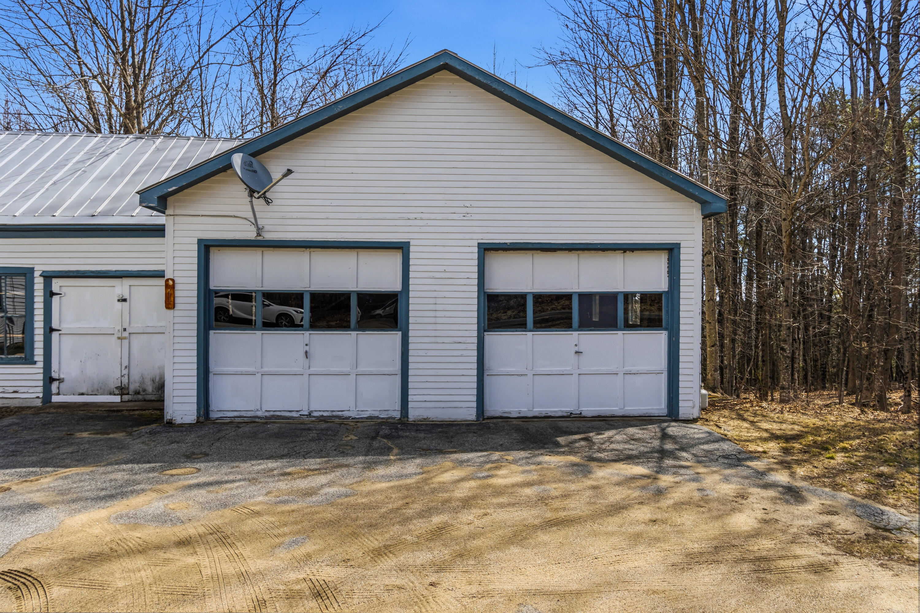 982 King Street Oxford ME 04270