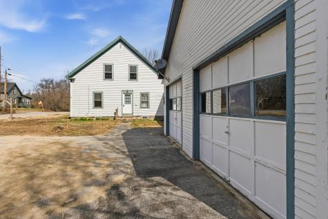 982 King Street Oxford ME 04270