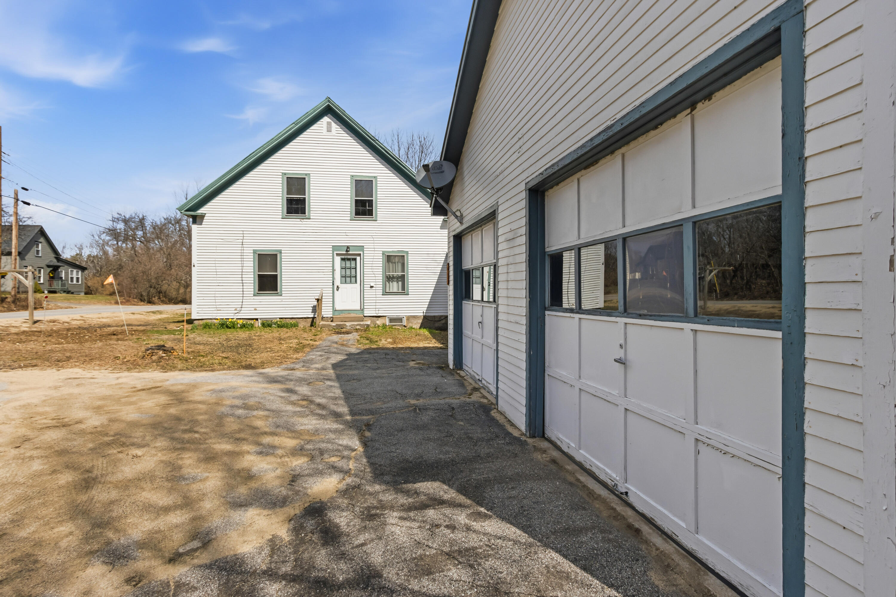 982 King Street Oxford ME 04270